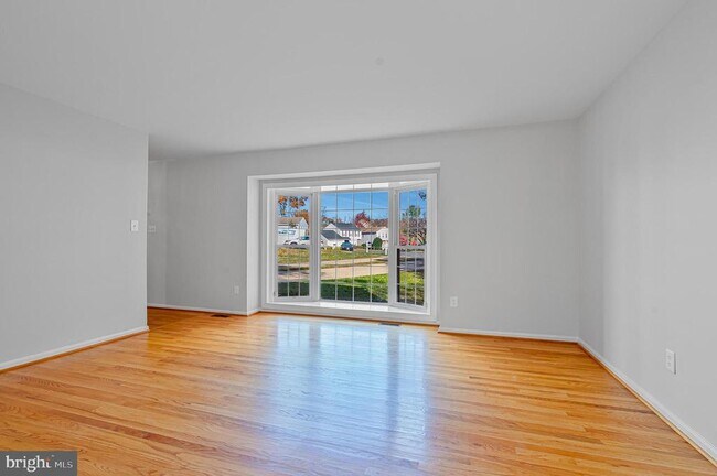 8423 Hunt Valley Dr in Vienna, VA - Building Photo - Building Photo