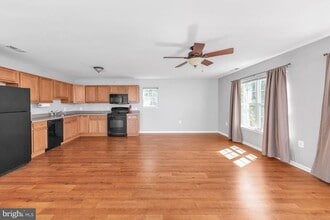 512 Sunflower Way in Mantua, NJ - Building Photo - Building Photo