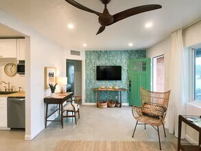 1402 E Roger Rd in Tucson, AZ - Building Photo - Building Photo