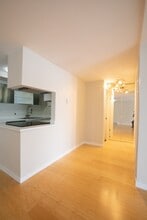 2301 Fairview Ave E, Unit 312 in Seattle, WA - Building Photo - Building Photo