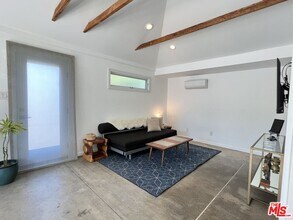 1228 Pine St in Santa Monica, CA - Building Photo - Building Photo