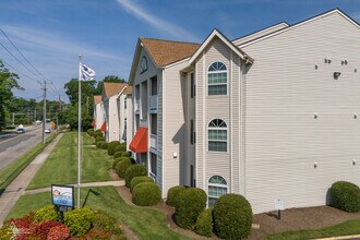Hampton Creek Apartments in Norfolk, VA - Foto de edificio - Building Photo