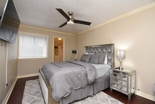 7726 Miller Glen Ln in Houston, TX - Building Photo