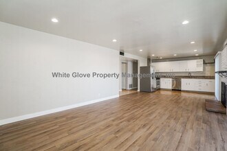 15431 Oakbury Dr in La Mirada, CA - Building Photo - Building Photo