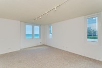 Roney Palace in Miami Beach, FL - Building Photo - Building Photo