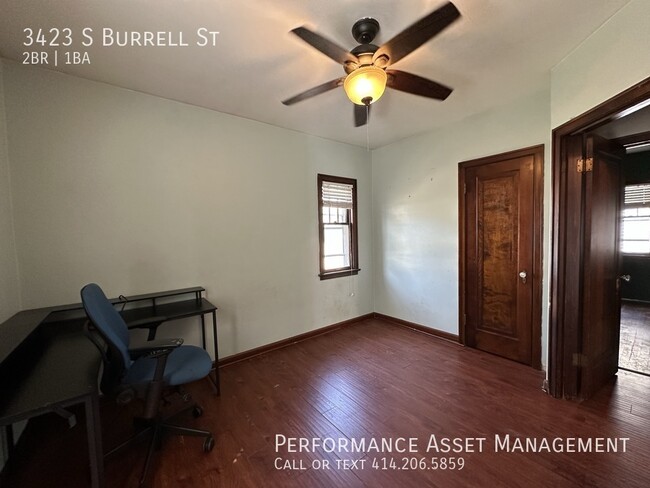 3423 S Burrell St in Milwaukee, WI - Foto de edificio - Building Photo