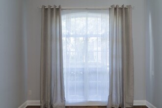 9406 Oak Meadow Ct in Tampa, FL - Building Photo - Building Photo