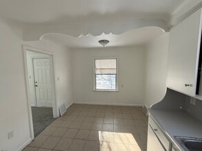 16081 Rossini Dr in Detroit, MI - Building Photo - Building Photo