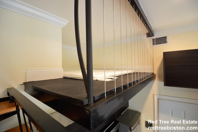 1689 Beacon St in Brookline, MA - Building Photo - Building Photo