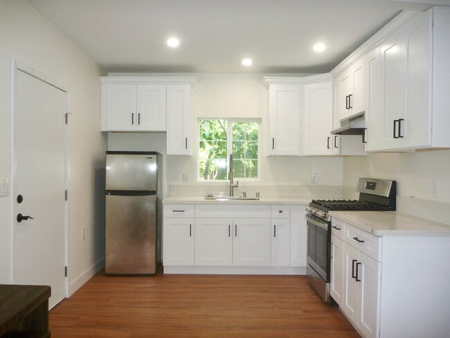 1110 S Wooster St, Unit 1110 Half in Los Angeles, CA - Foto de edificio - Building Photo