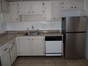14525 N Kendall Dr in Miami, FL - Building Photo - Building Photo