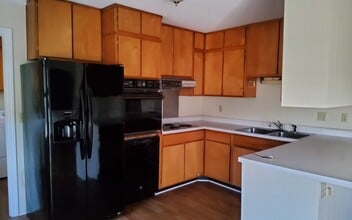5442 Oakland Dr in Sumter, SC - Building Photo - Building Photo