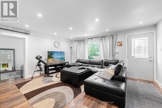 749 Happy Vale Dr in Innisfil, ON - Building Photo - Building Photo