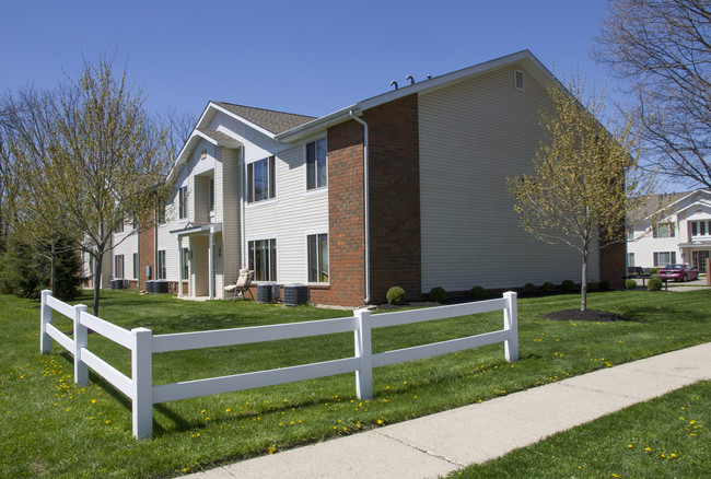 Trail West Apartments in Newark, OH - Building Photo - Building Photo