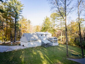 230 Middle Rd in Austerlitz, NY - Building Photo - Building Photo