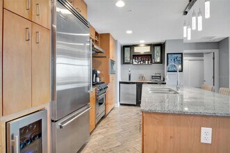 1120 E Kennedy Blvd in Tampa, FL - Building Photo - Building Photo