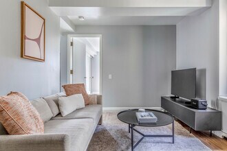 240 W 73rd St in New York, NY - Building Photo - Building Photo