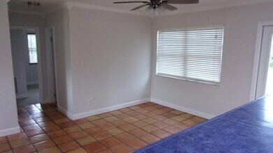 195 SE Serenata Ct in Port St. Lucie, FL - Building Photo - Building Photo