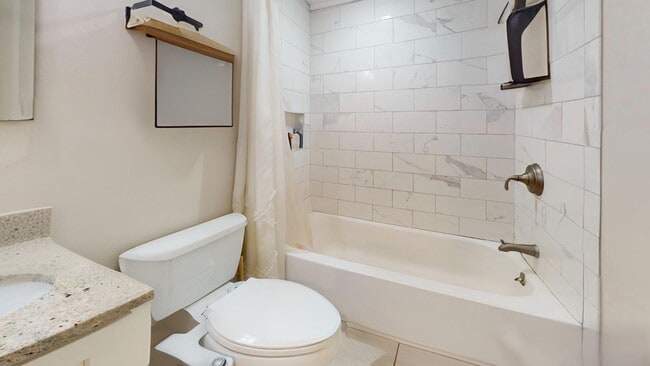 215 Bolton St, Unit 1