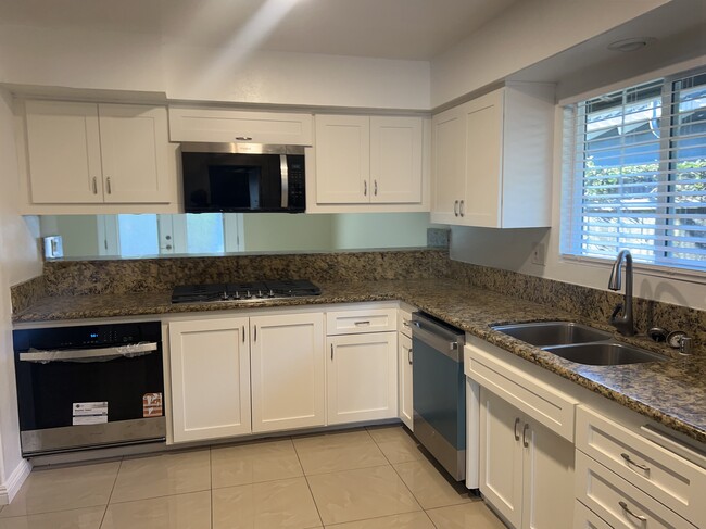 property at 413 S Colt St
