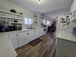 401 MacDonnell St in Kingston, ON - Building Photo - Building Photo