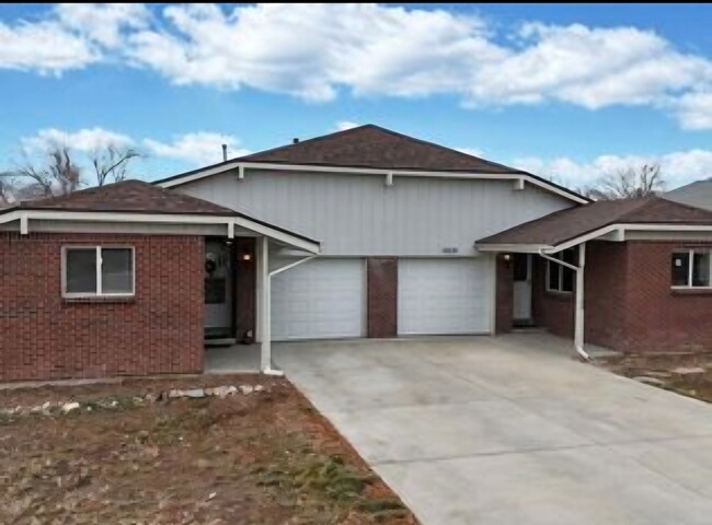 5839 Newcombe Ct in Arvada, CO - Foto de edificio - Building Photo