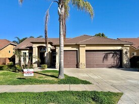 3079 Rialto Ave in Clovis, CA - Building Photo