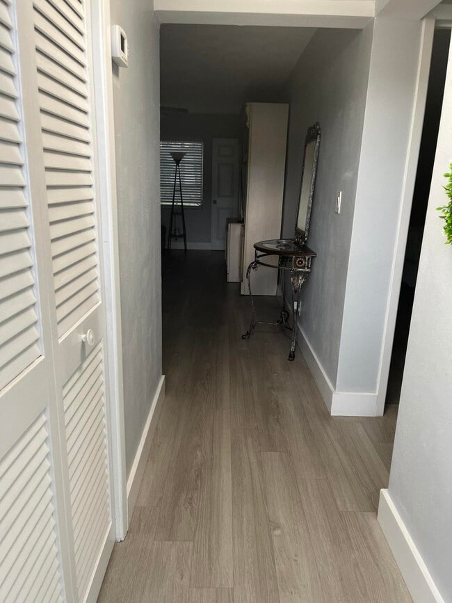 143 West Ct in Royal Palm Beach, FL - Building Photo - Building Photo