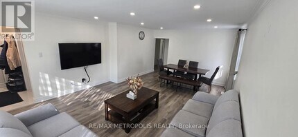 23 Alanbury Crescent in Toronto, ON - Building Photo - Building Photo