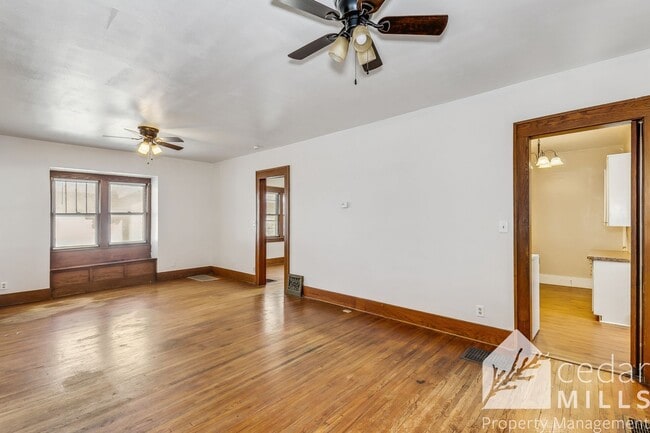 130 S Charles St in Wichita, KS - Foto de edificio - Building Photo