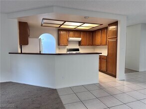 9640 Swan Bay Dr in Las Vegas, NV - Building Photo - Building Photo