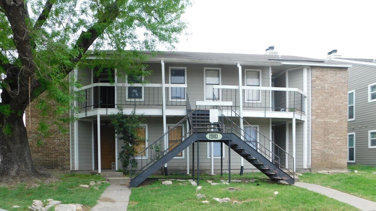 1910 West Loop-Unit -D in Austin, TX - Foto de edificio