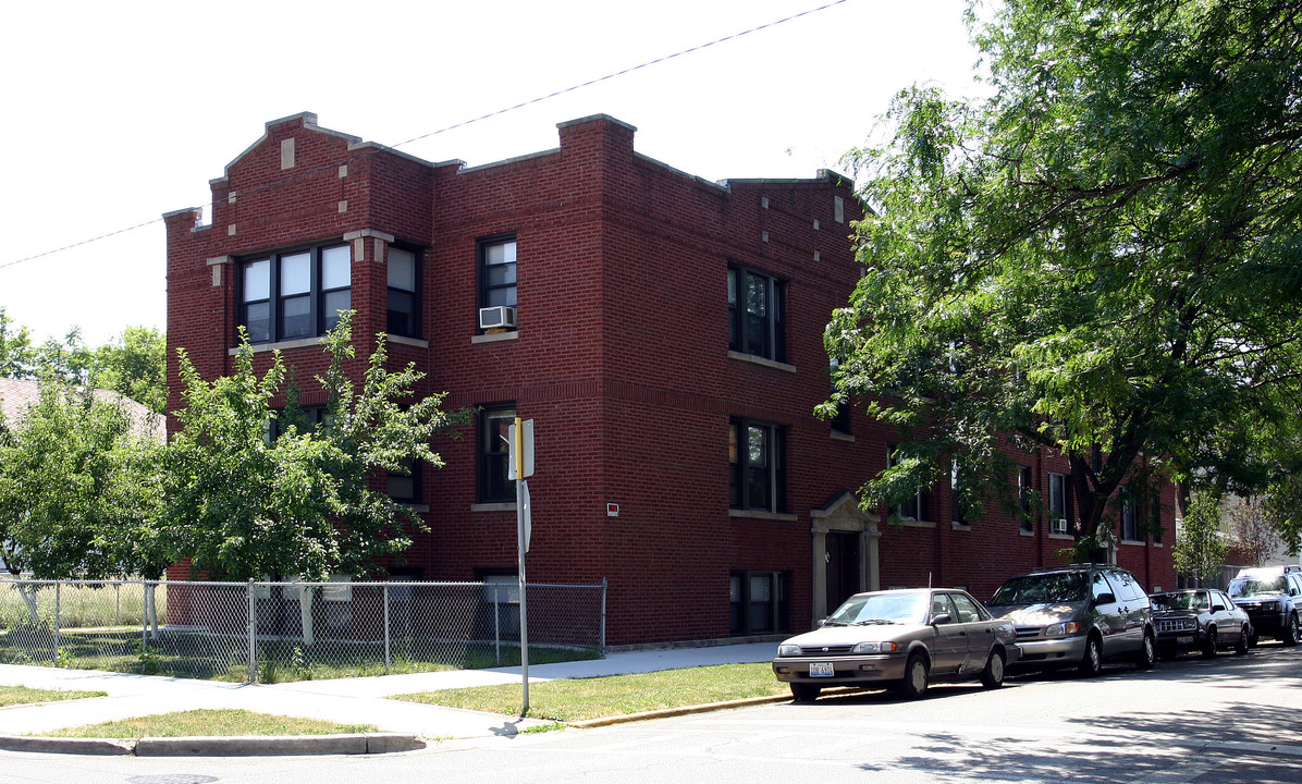 4743-4749 W School St in Chicago, IL - Foto de edificio