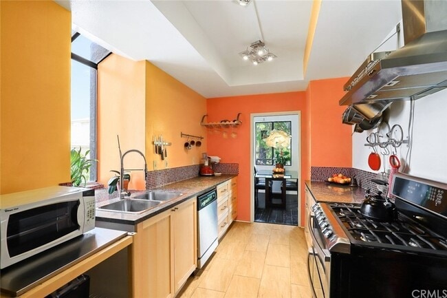 330 Cordova St, Unit 330 in Pasadena, CA - Building Photo - Building Photo