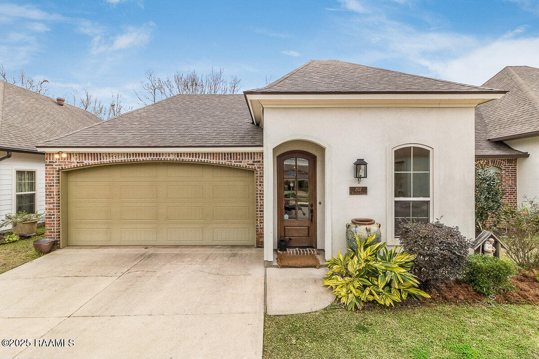 207 Treasure Cove in Lafayette, LA - Building Photo