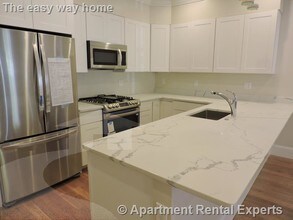 470 Green St, Unit 2 in Cambridge, MA - Foto de edificio - Building Photo