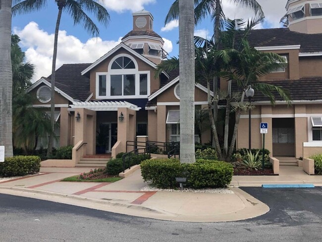 10670 SW 156th Pl in Miami, FL - Foto de edificio - Building Photo