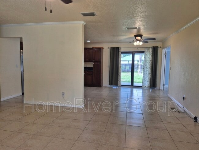 143 SW Tulip Blvd in Port St. Lucie, FL - Building Photo - Building Photo
