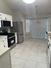 914 Shandra Dr in Ballwin, MO - Building Photo - Building Photo