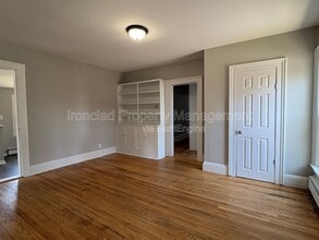 818 Pine St in Bristol, CT - Building Photo - Building Photo