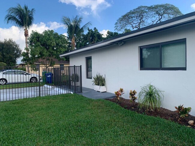 9703 NW 5th Ave in Miami, FL - Building Photo - Building Photo