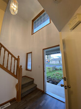 2135 SE 90th Ave in Portland, OR - Building Photo - Building Photo