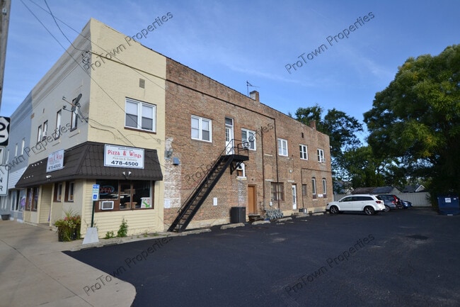 120 E North St, Unit B3