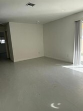 1054-1058-1058 SW 2nd St in Hallandale Beach, FL - Building Photo - Building Photo