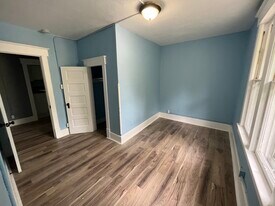 603 W High St, Unit 2 in Urbana, IL - Building Photo