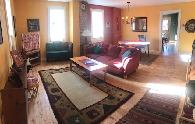 56 Maple St, Unit 56 Maple furnished apt in Burlington, VT - Foto de edificio