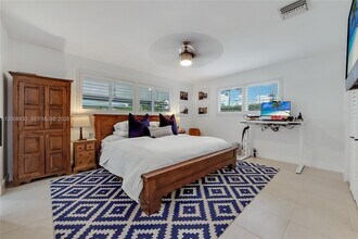 5715 SW 56th Terrace in Miami, FL - Building Photo - Building Photo