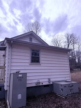 537 Robertson St in Burlington, NC - Building Photo - Building Photo