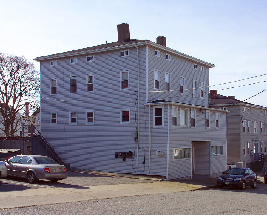 119 Pine St in Fall River, MA - Building Photo