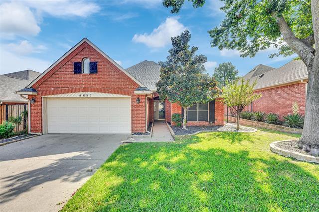 4827 Ashworth Ct in Arlington, TX - Building Photo